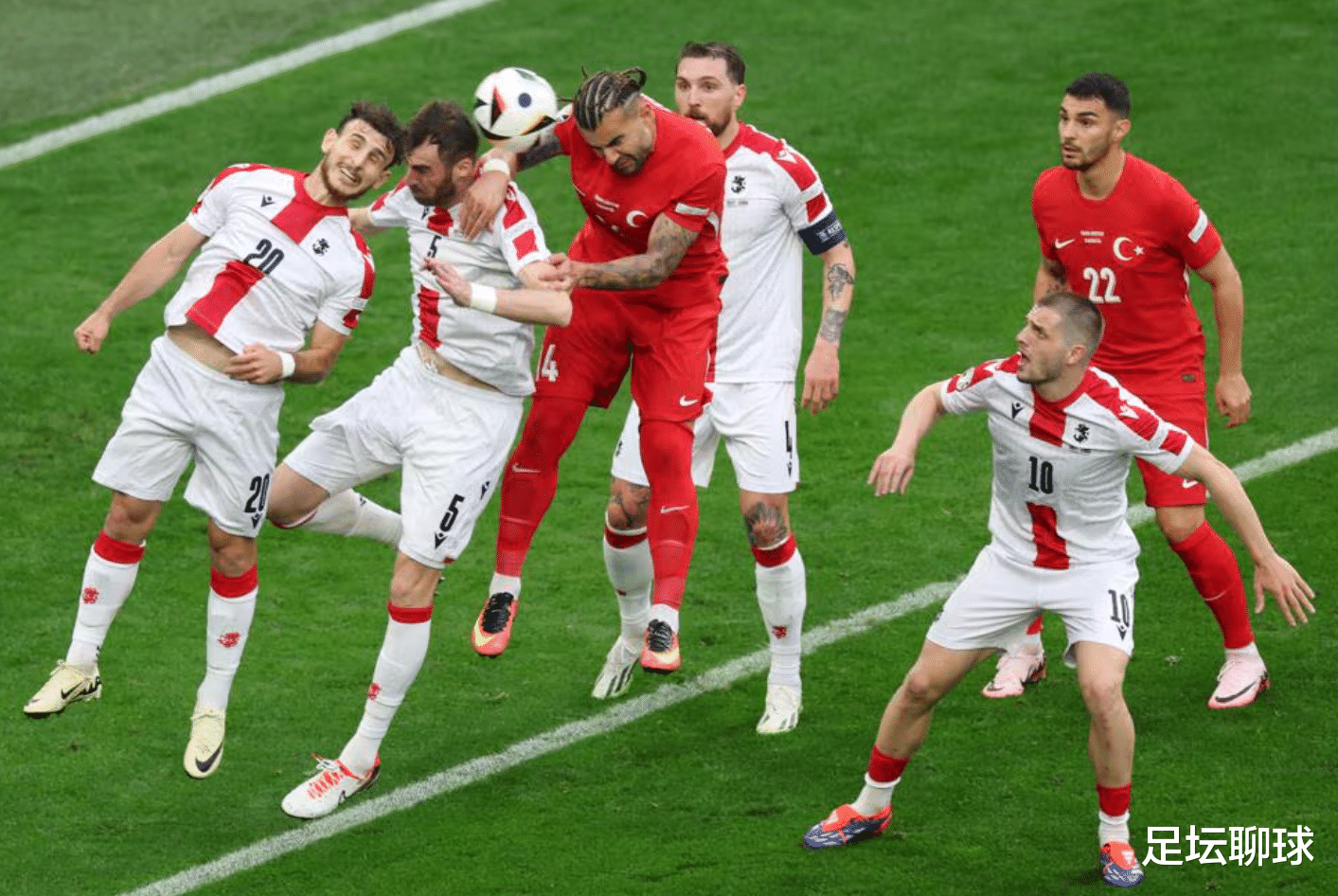 欧洲杯预选赛表现引人瞩目，球员实力逐渐显现