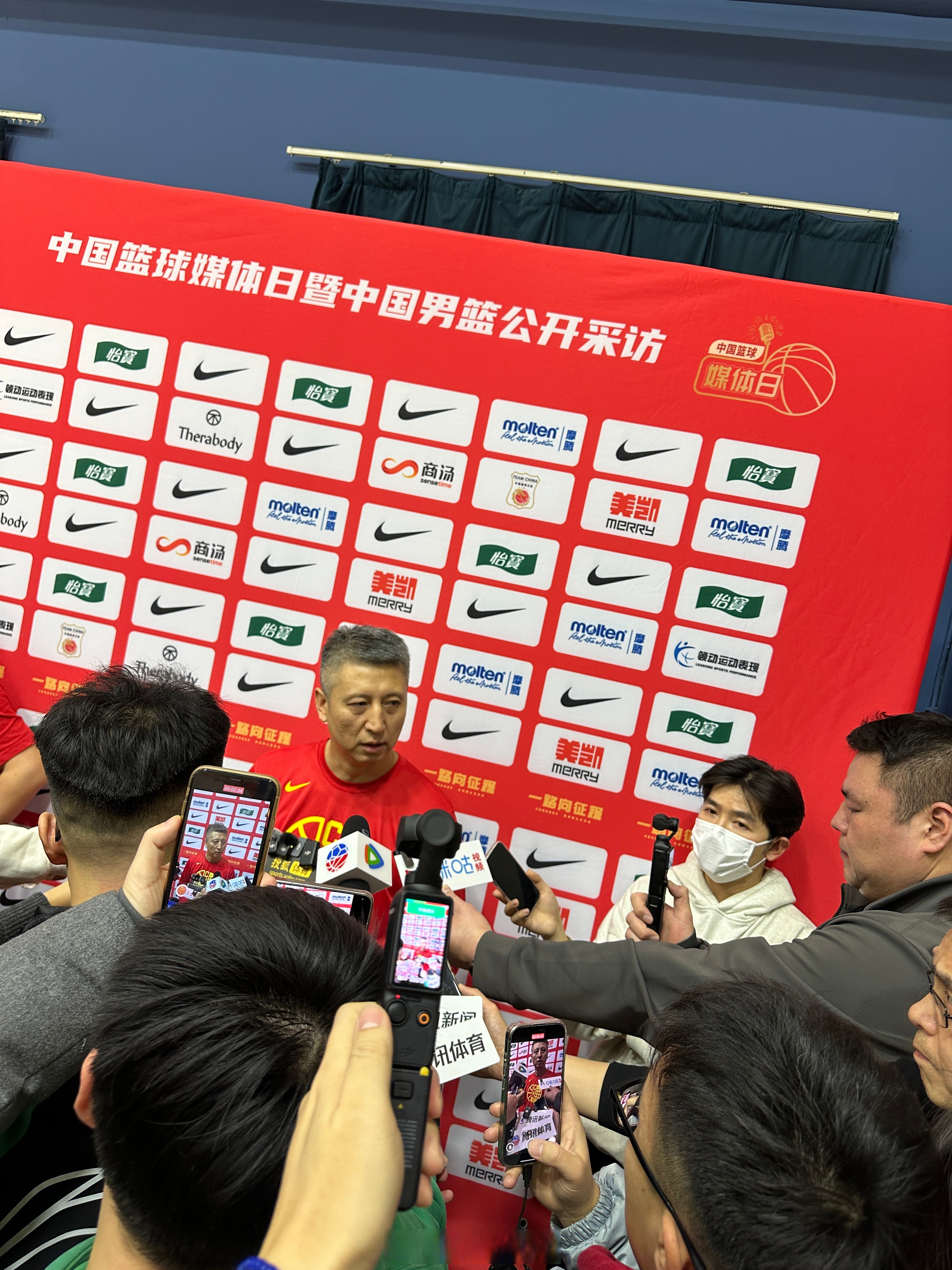 爱游戏网站-包含世界顶尖篮球巨星中国行火爆开启的词条