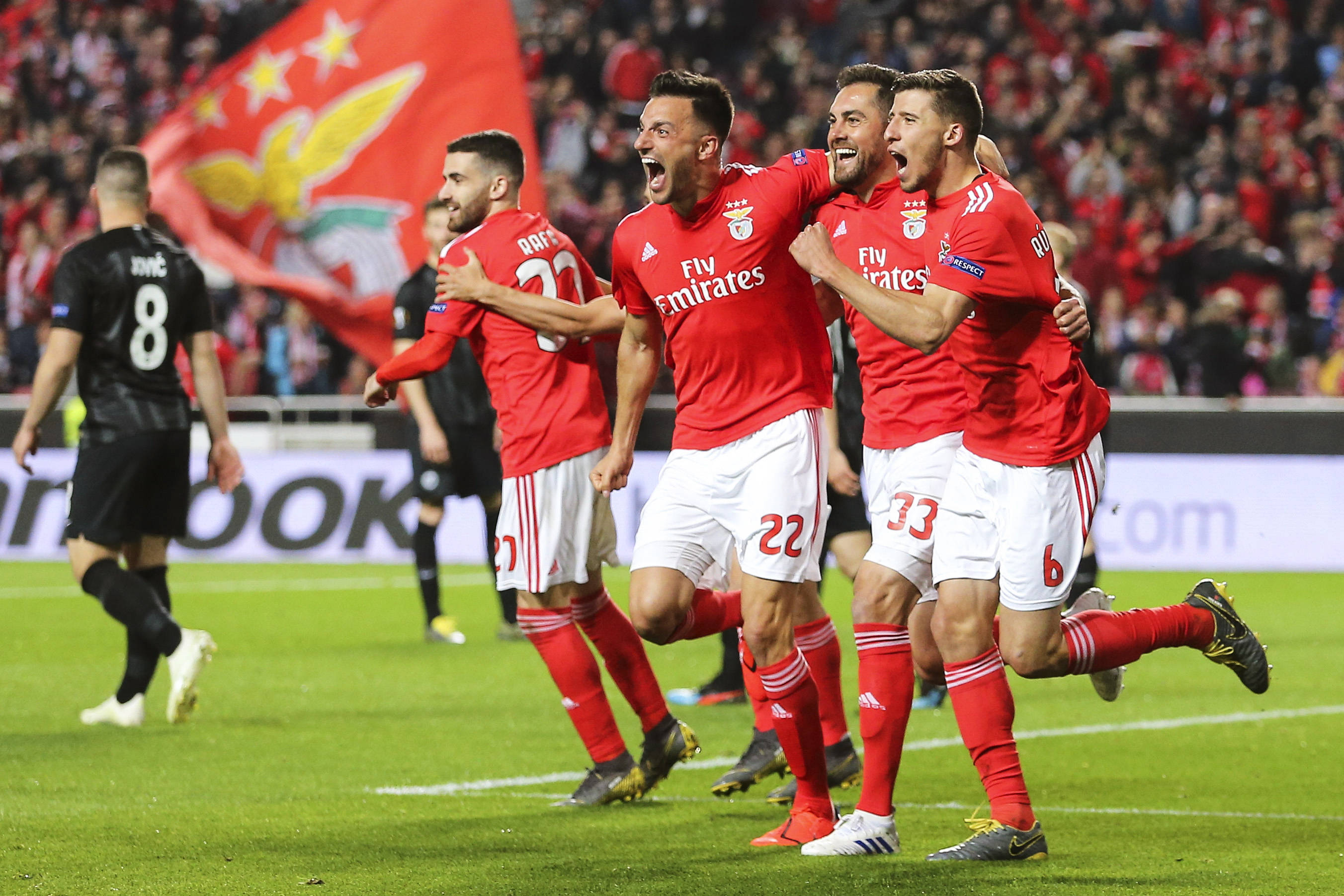 爱游戏下载-拜仁慕尼黑横扫对手，德国劲旅逐梦顶级赛事