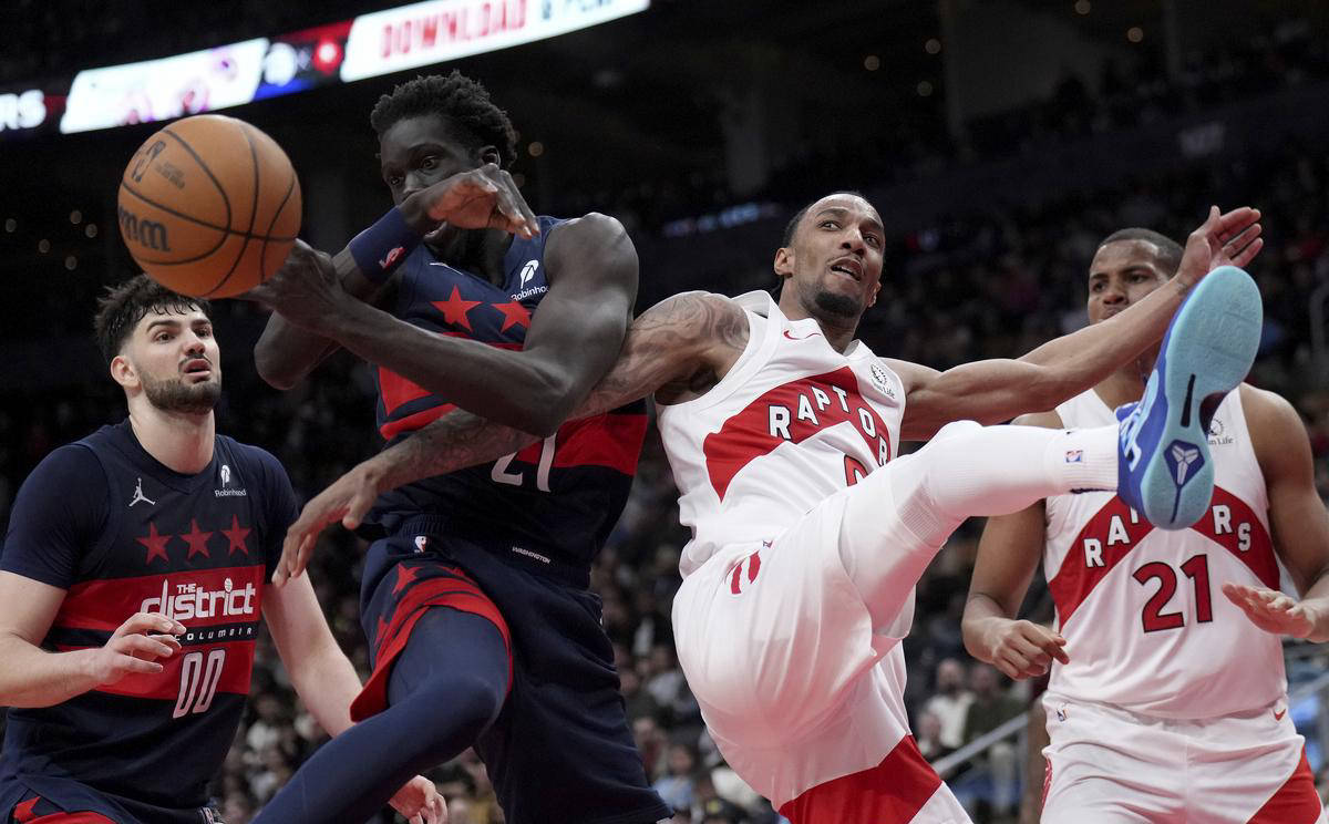 猛龙主场大胜骑士,东部决赛扳平比分 猛龙主场大胜骑士,东部决赛扳平比分