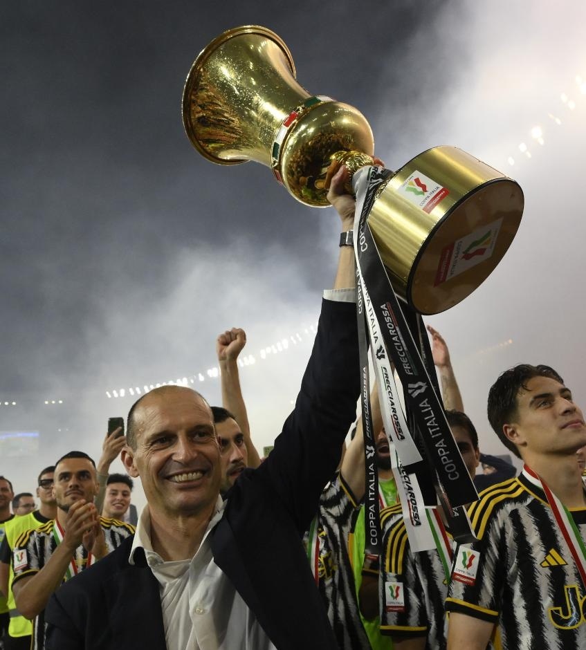 爱游戏直播-包含尤文图斯队长梅尔滕斯双响，-胜卡利亚里的词条