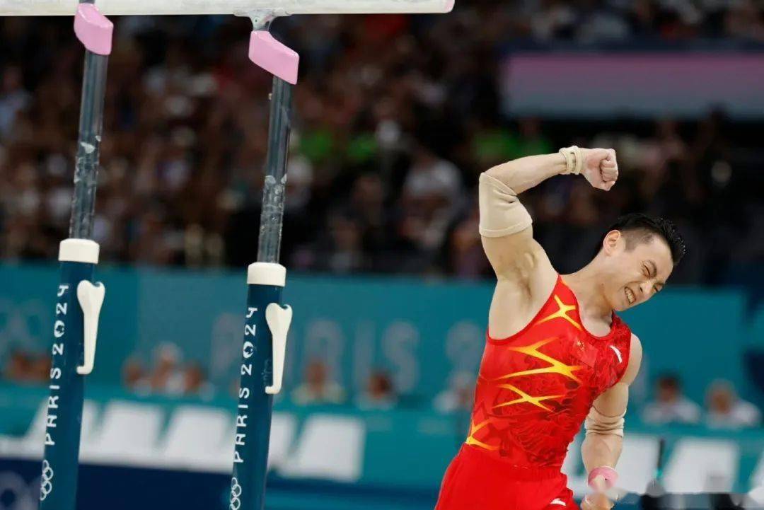 举重比赛惊现翻盘，中国选手不负众望摘金