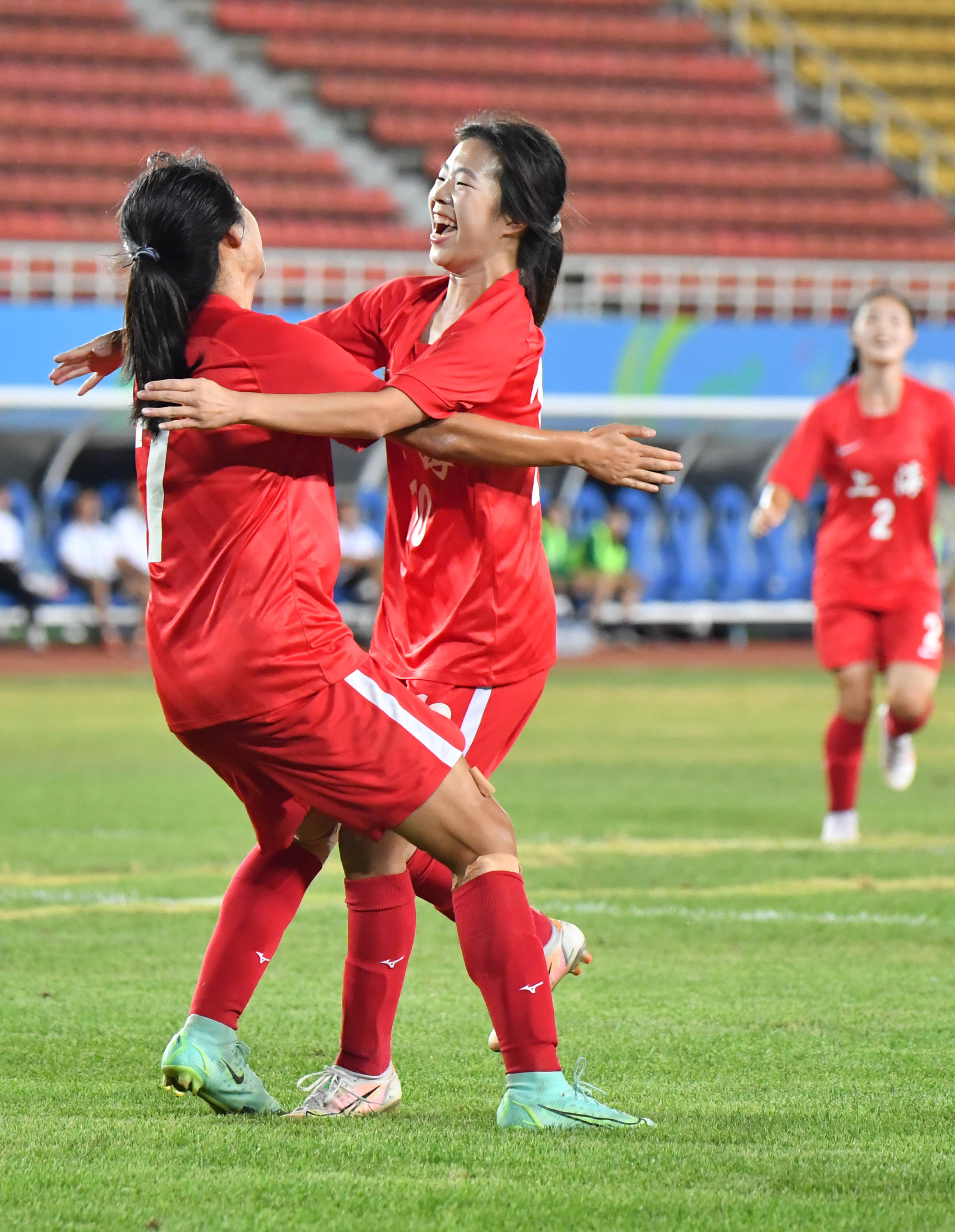 国际足球比赛女子组别表现抢眼，豪取连胜的简单介绍