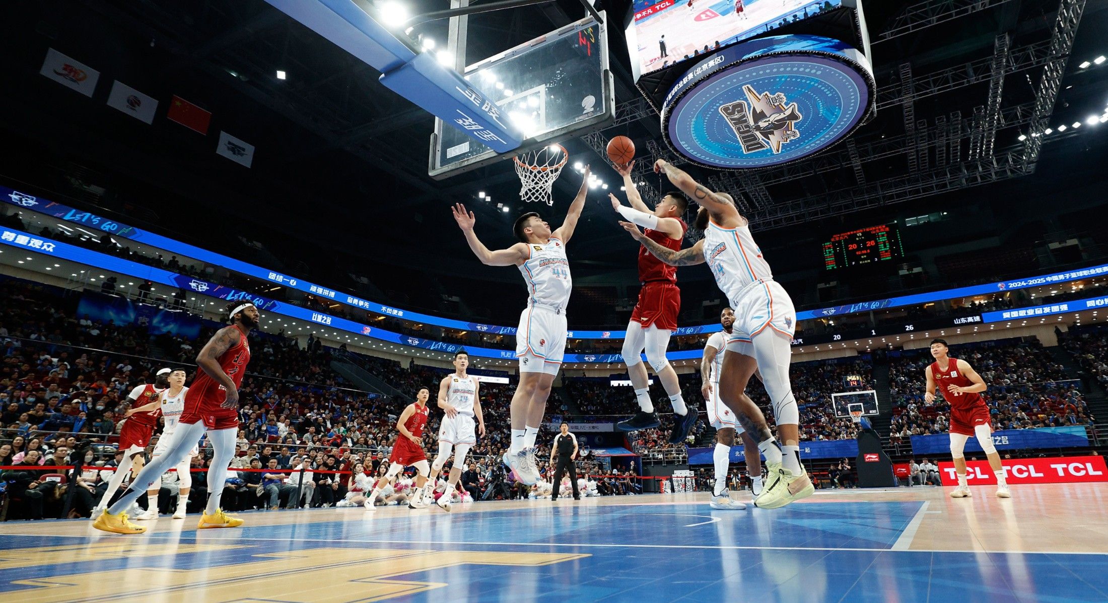 震撼对决！顶级球队争夺荣耀引爆球场的简单介绍