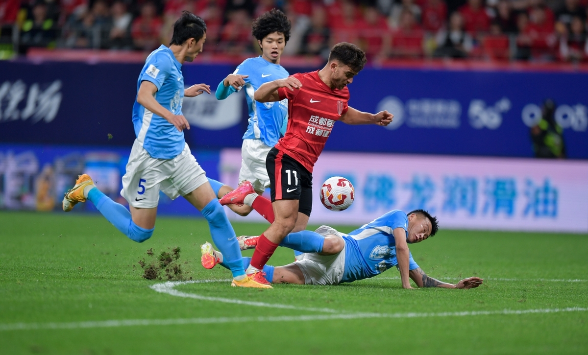 球场上演，强队对决再现精彩