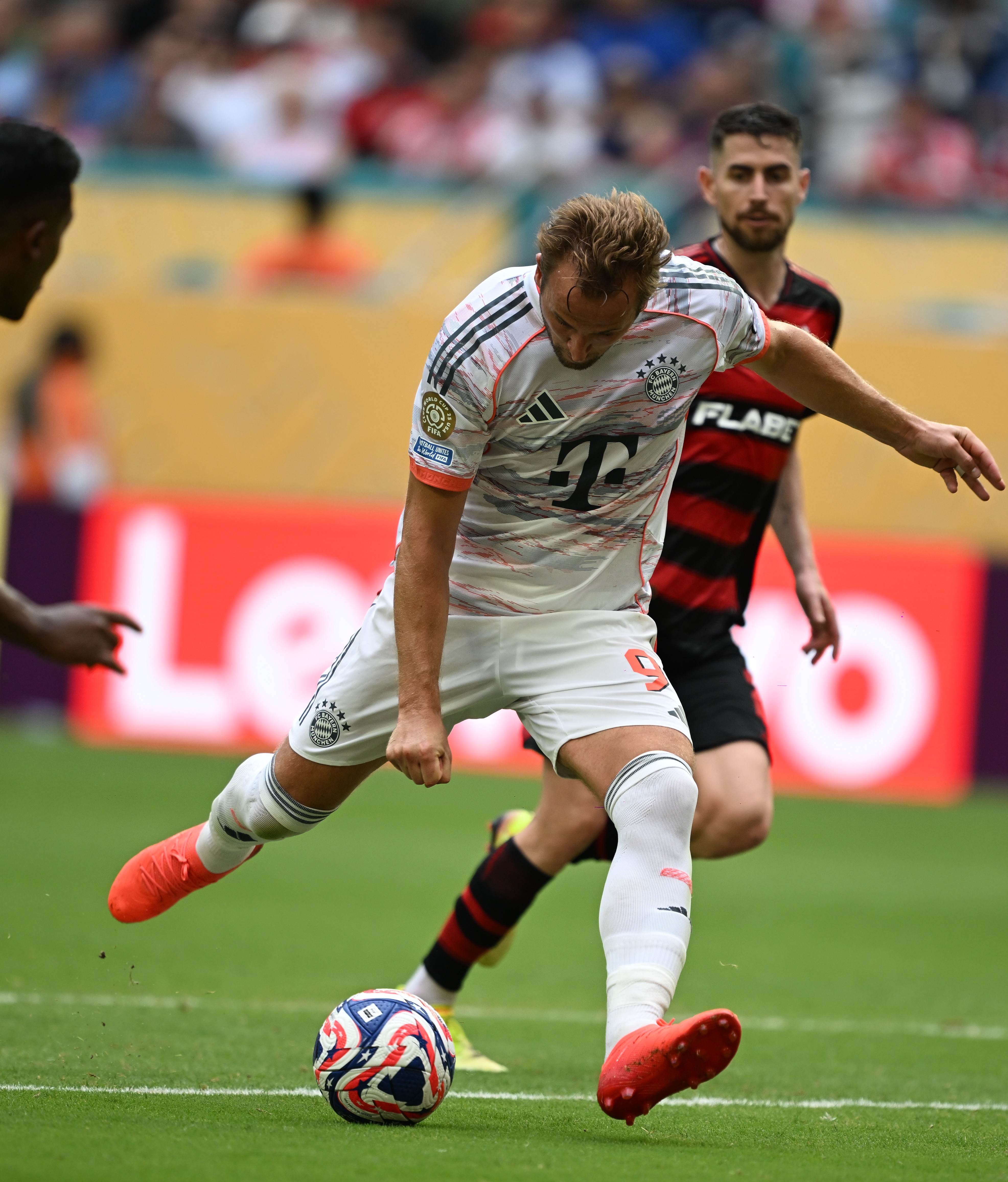 拜仁米兰不败,稳居小组第二 拜仁米兰不败,稳居小组第二